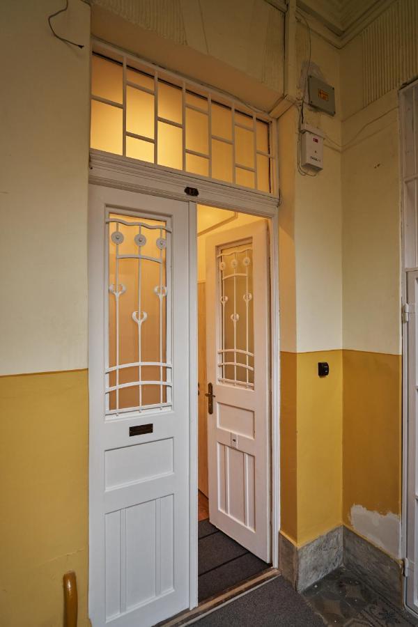 Nanirol Apartment At Gellert Bath ブダペスト エクステリア 写真